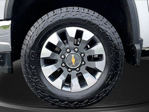 Used 2021 Chevrolet Silverado 2500 LT w/ Convenience Package AWD/4WD image 10