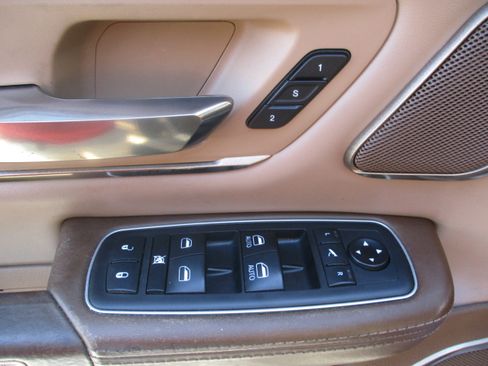 Used 2019 RAM 1500 Laramie Longhorn image 16