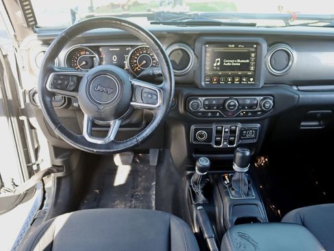 Used 2019 Jeep Wrangler Unlimited Sahara AWD/4WD image 18