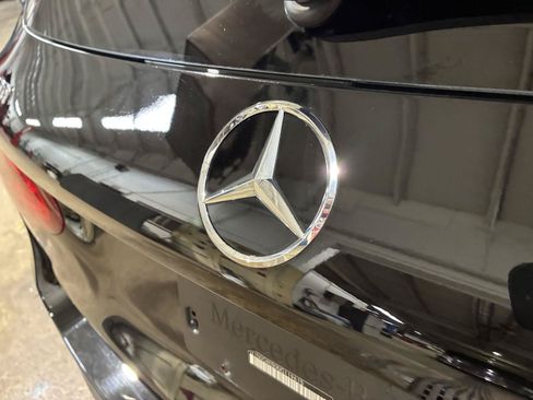 Used 2022 Mercedes-Benz GLC 300 4MATIC image 9