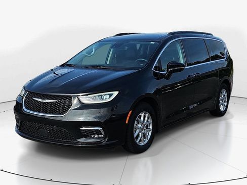 Used 2022 Chrysler Pacifica Touring-L FWD image 11