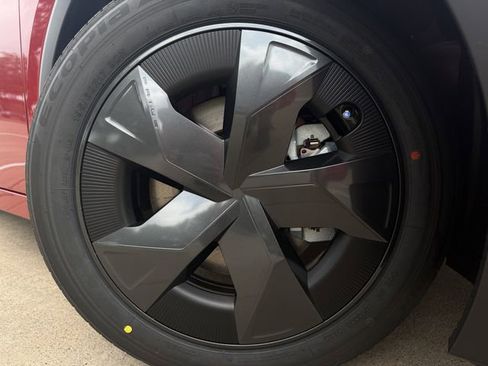 New 2026 Toyota Prius Plug-In Hybrid FWD image 10