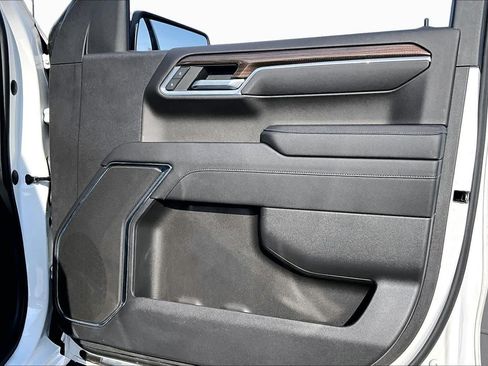 Used 2023 Chevrolet Silverado 1500 LT AWD/4WD image 23