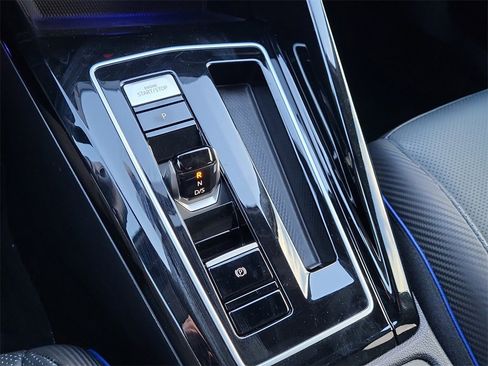 Used 2024 Volkswagen Golf R image 29