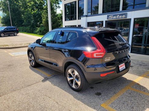 Used 2024 Volvo XC40 B5 Plus AWD/4WD image 7
