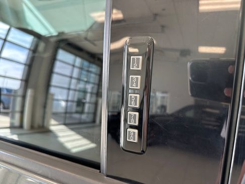 Used 2016 Ford F150 Lariat w/ Equipment Group 502A Luxury AWD/4WD image 9