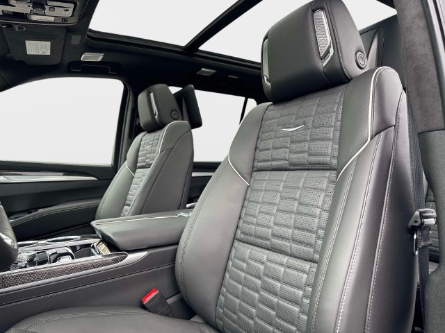Certified 2025 Cadillac Escalade V w/ LPO, Floor Liner Package AWD/4WD image 21
