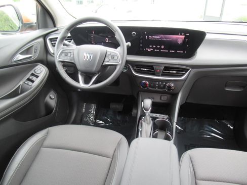 Used 2024 Buick Encore GX Preferred FWD image 13