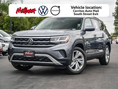 Used 2023 Volkswagen Atlas SE w/ Panoramic Sunroof Package