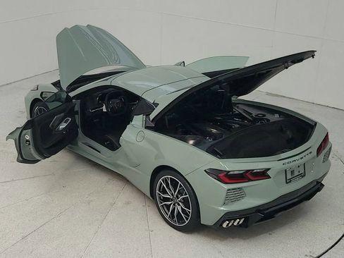 Used 2024 Chevrolet Corvette Stingray Preferred Cpe w/ 2LT image 23