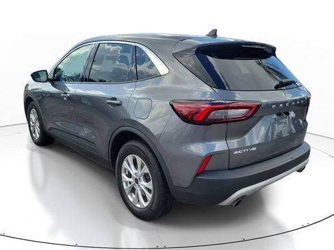 Used 2023 Ford Escape Active w/ Tech Pack #1 FWD image 3