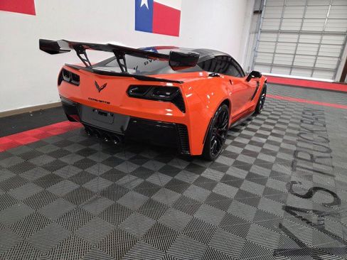 Used 2019 Chevrolet Corvette Z06 RWD image 17