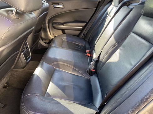 Used 2015 Dodge Charger SE w/ Popular Equipment Group RWD image 11