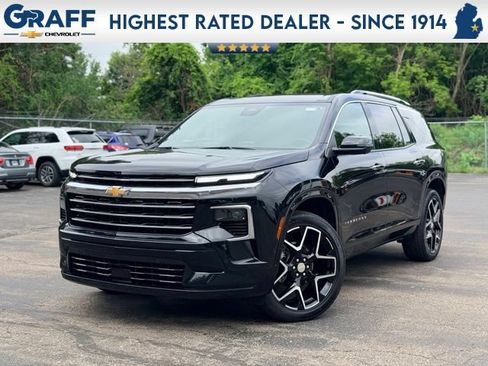 Used 2025 Chevrolet Traverse High Country AWD/4WD image 1