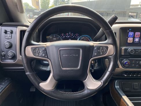 Used 2017 GMC Sierra 2500 Denali w/ Suspension Package, Off-Road AWD/4WD image 19