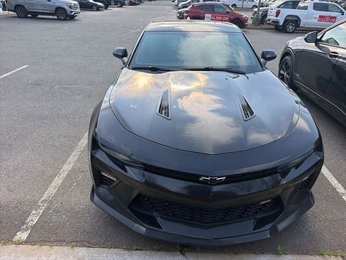 Used 2016 Chevrolet Camaro SS image 2