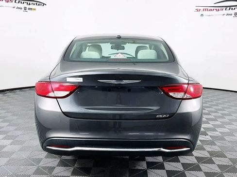 Used 2015 Chrysler 200 Limited w/ Convenience Group image 8