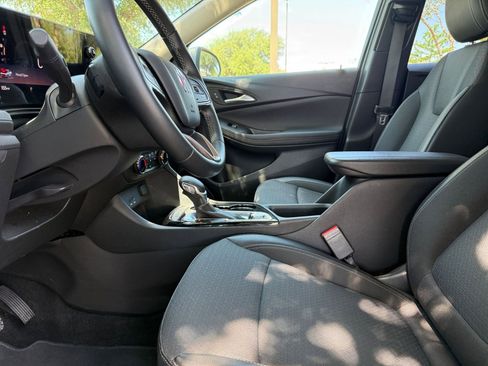 Used 2025 Buick Encore GX Preferred FWD image 27
