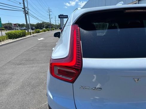 Used 2025 Volvo XC40 B5 Core AWD/4WD image 10