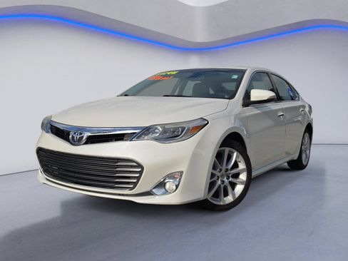 Used 2013 Toyota Avalon XLE Touring w/ Preferred Accessory Package FWD image 2