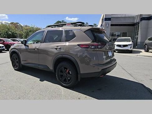 Used 2025 Nissan Rogue SV AWD/4WD image 21