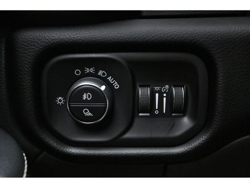 Used 2025 RAM 3500 Laramie AWD/4WD image 20