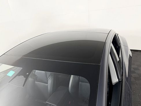 Used 2022 Tesla Model 3 Performance image 15