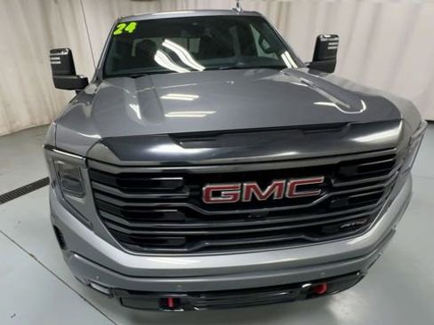 Used 2024 GMC Sierra 1500 AT4 w/ AT4 Premium Package AWD/4WD image 3