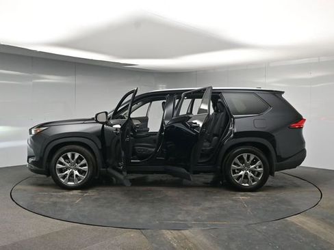 Used 2024 Toyota Grand Highlander Limited image 46