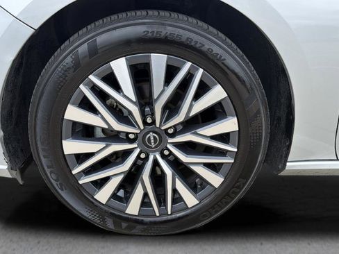 Certified 2024 Nissan Altima 2.5 SV FWD image 27