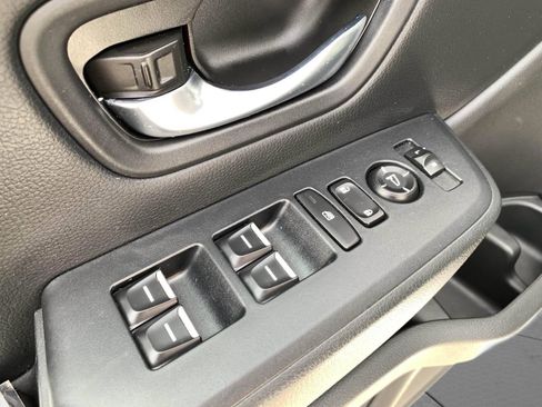 Used 2023 Honda Pilot Sport image 12