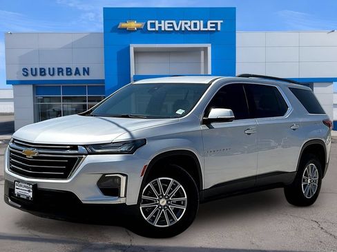 Used 2022 Chevrolet Traverse LT FWD image 1