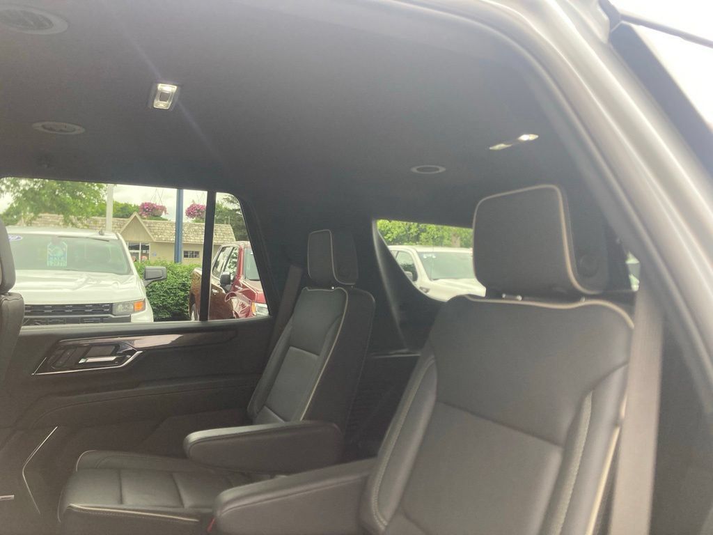 Certified 2025 GMC Yukon Elevation AWD/4WD image 16