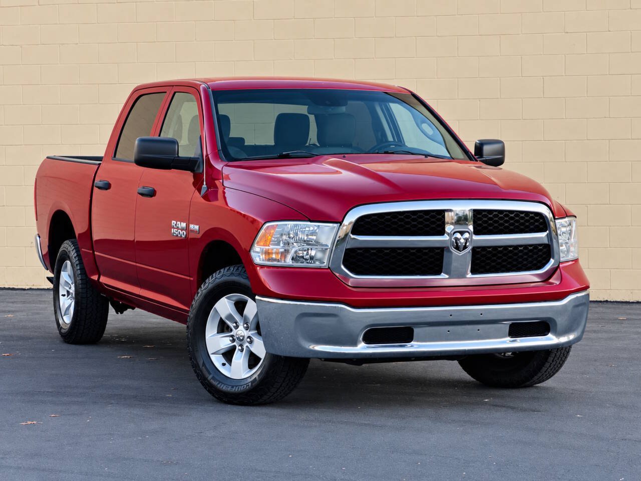 Used 2014 RAM 1500 ST w/ SXT Appearance Group AWD/4WD image 1