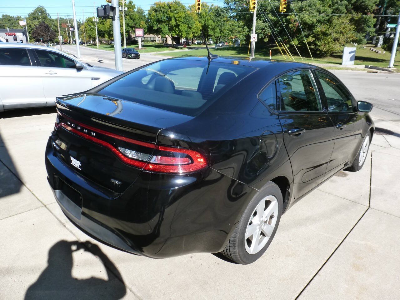 Used 2016 Dodge Dart SXT FWD image 2