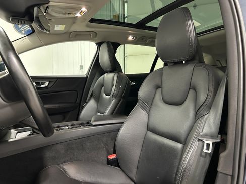 Used 2020 Volvo V60 T5 Cross Country w/ Protection Package Premier AWD/4WD image 24