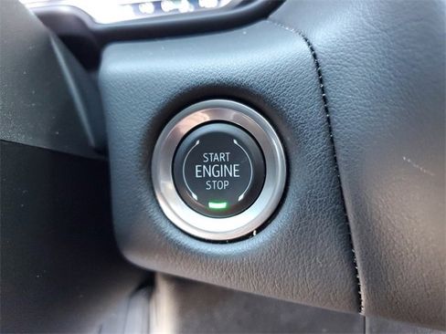 Used 2024 Chevrolet Suburban RST w/ Luxury Package image 23