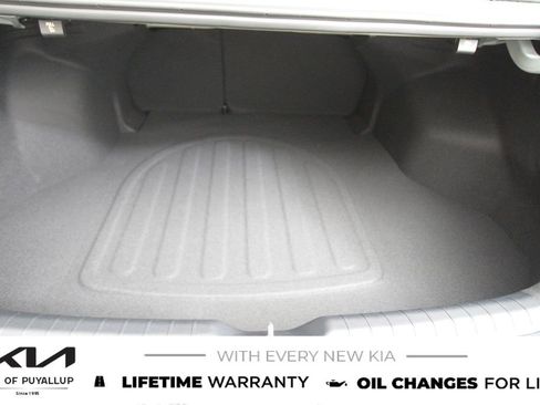 New 2025 Kia K4 LXS image 19