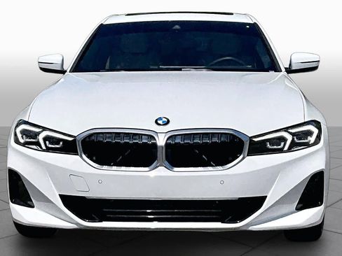 Used 2025 BMW 330i Sedan w/ M Sport Package RWD image 3