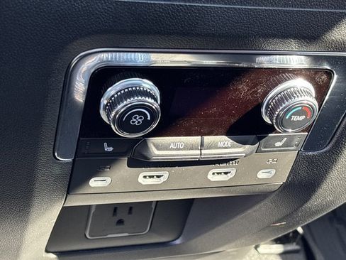 Used 2024 GMC Yukon Denali Ultimate w/ LPO, Floor Liner Package image 24