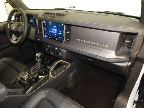 New 2025 Ford Bronco Badlands image 19