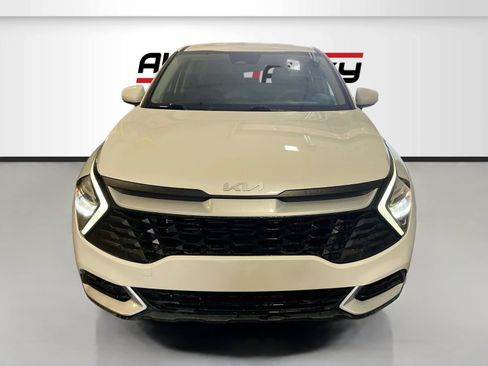 Used 2023 Kia Sportage LX AWD/4WD image 2