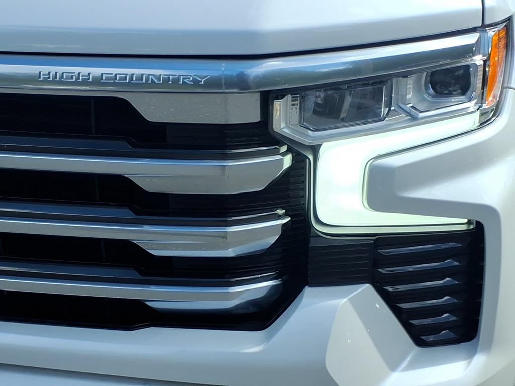 Certified 2023 Chevrolet Silverado 1500 High Country w/ High Country Premium Package AWD/4WD image 7