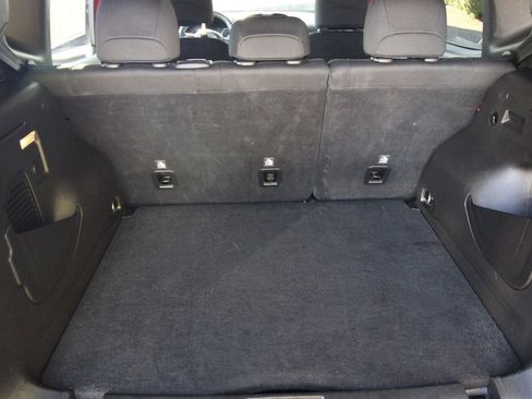 Used 2021 Jeep Renegade Sport image 29