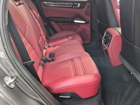 Used 2019 Porsche Cayenne Turbo AWD/4WD image 22