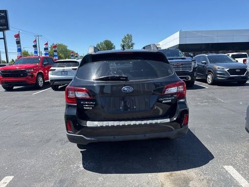 Used 2017 Subaru Outback 2.5i Limited AWD/4WD image 8