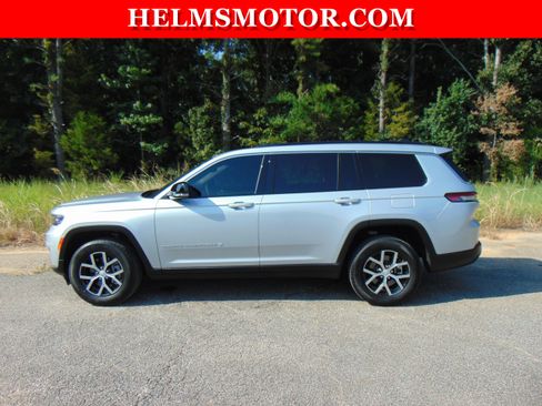 Certified 2024 Jeep Grand Cherokee L Limited RWD image 1
