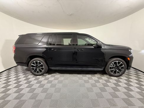 Used 2024 Chevrolet Suburban RST w/ Sport Performance Package AWD/4WD image 8