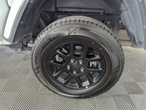 Certified 2023 Jeep Gladiator Overland image 17