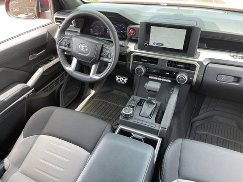 Used 2025 Toyota Tacoma TRD Sport AWD/4WD image 15